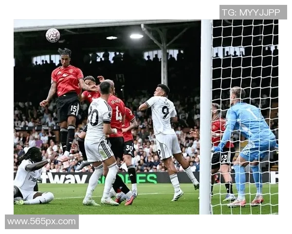 国王杯决赛曼城逆转曼联乌龙球成比赛转折点引发全场沸腾